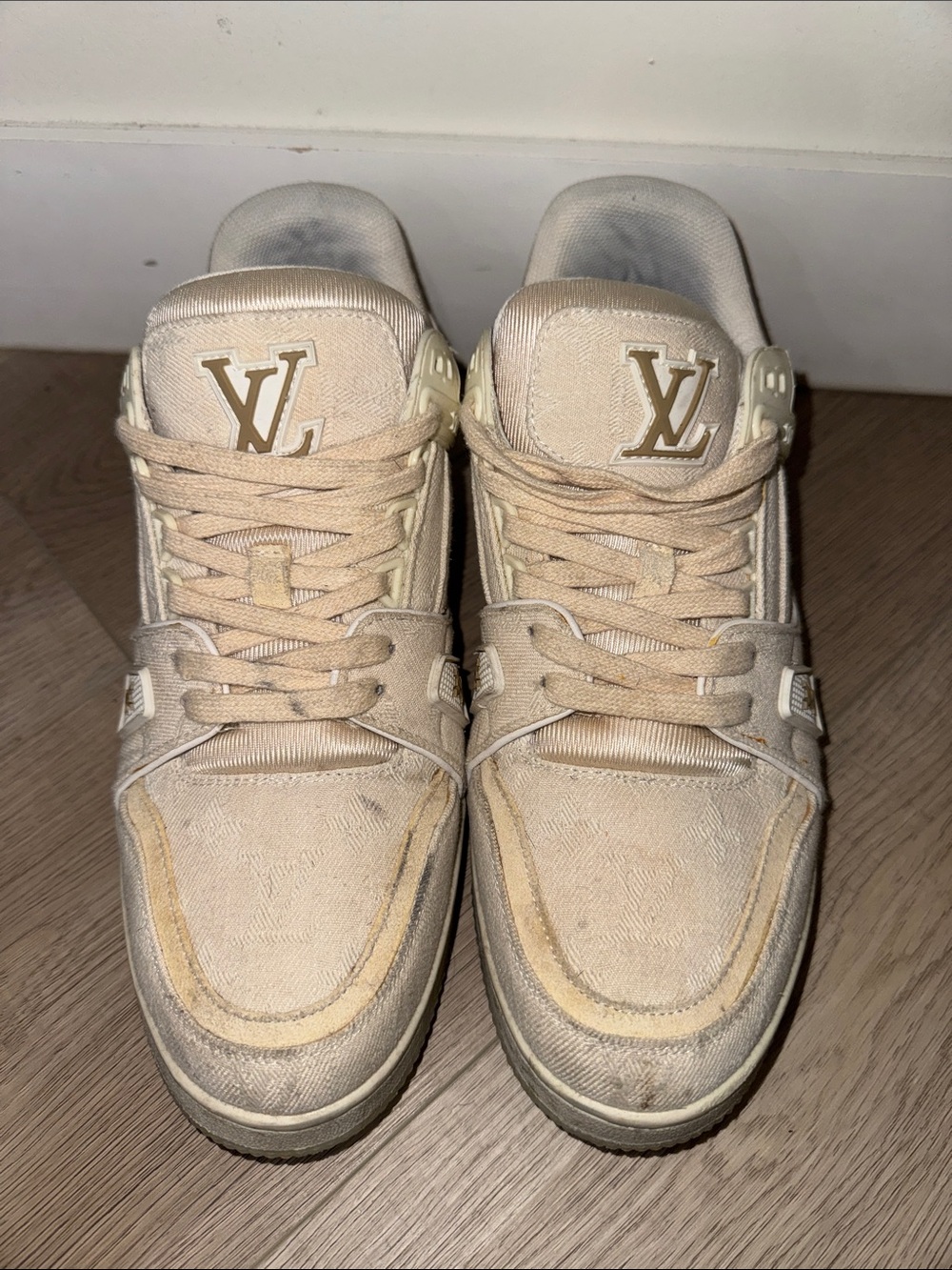 Louis Vuitton Men’s Cream/Tan Low-Top Logo Sneakers